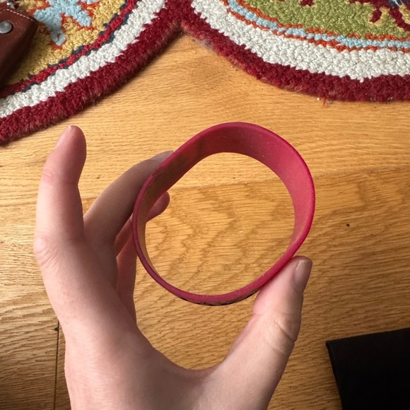 Red Taylor Swift Bracelet - Picture 8 of 9